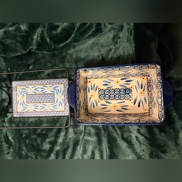 Temptations by Tara old world blue 1.5 qt rectangular baking dish. 3 Pieces - Picture 3 of 5